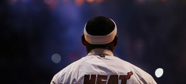 排球赛场焦点！阿根廷队对阵美国队，激战正酣，豪门对决再度上演